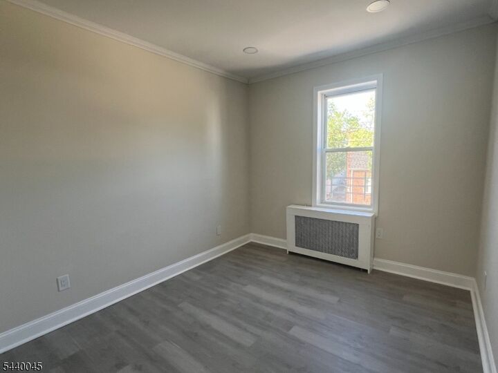Property Photo:  29 Laurel Ave 2  NJ 07040 
