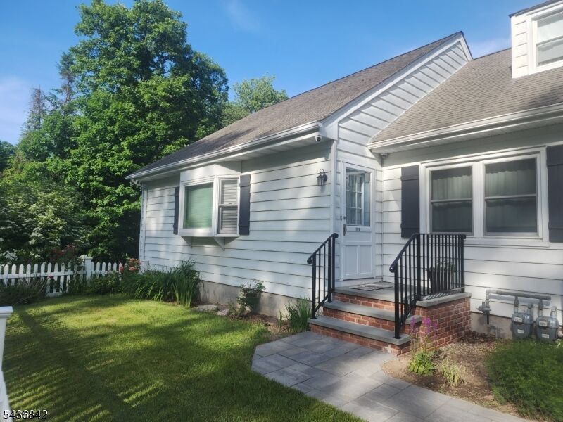 Property Photo:  18 Red Barn Ln 2  NJ 07480 