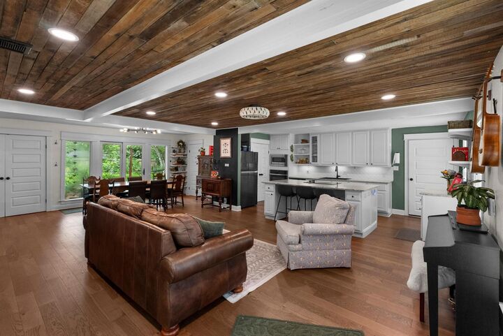 Property Photo:  4825 Kingfisher Drive  TX 77035 