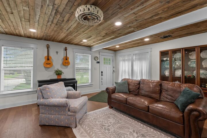 Property Photo: 4825 Kingfisher Drive TX 77035