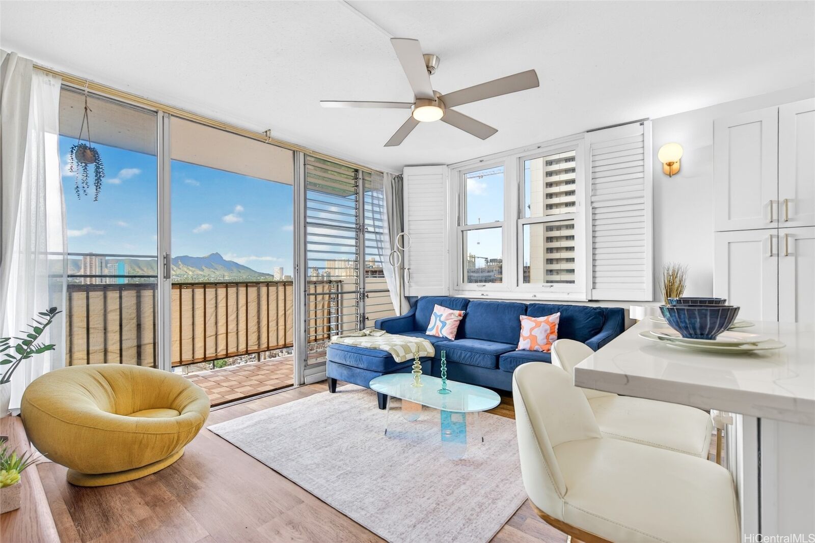 Property Photo: 2754 Kuilei Street 704 HI 96826