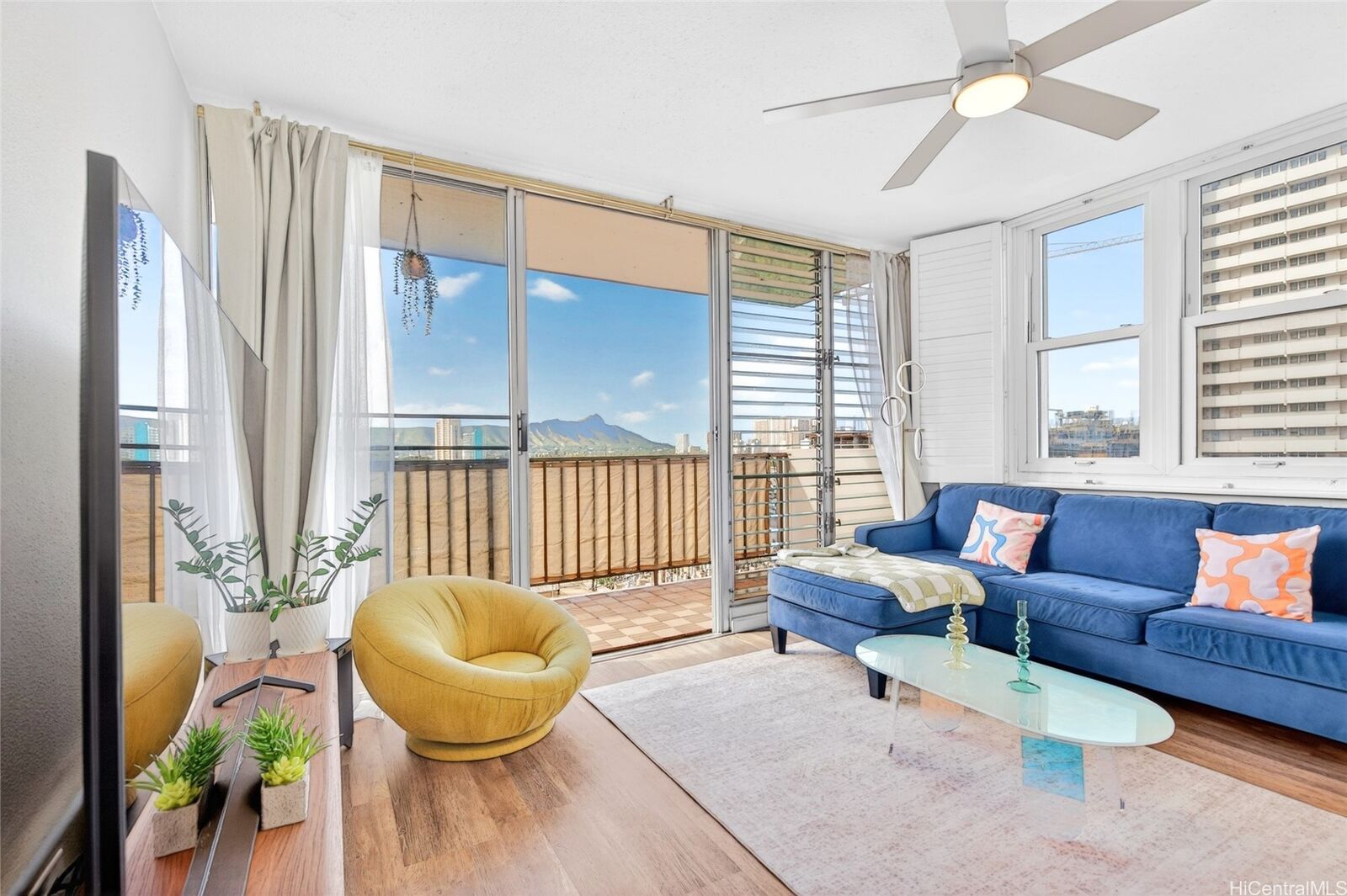 Property Photo: 2754 Kuilei Street 704 HI 96826