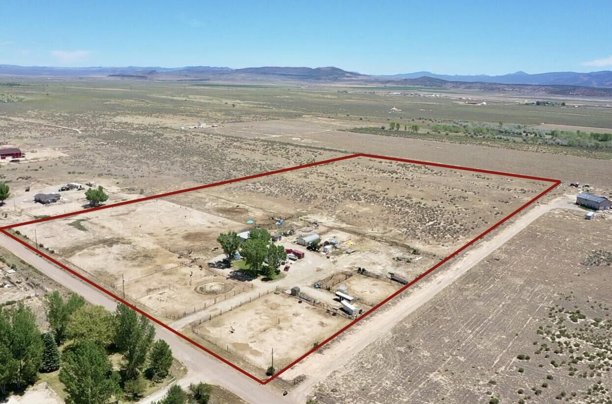 Property Photo: 5726 N 1700 W UT 84721