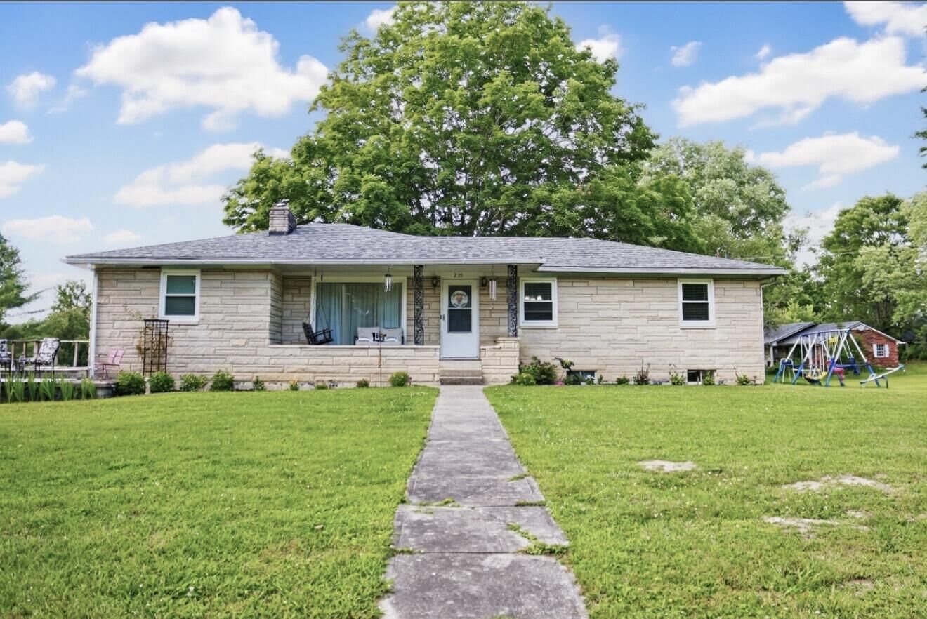 Property Photo:  270 W Railroad  KY 40380 