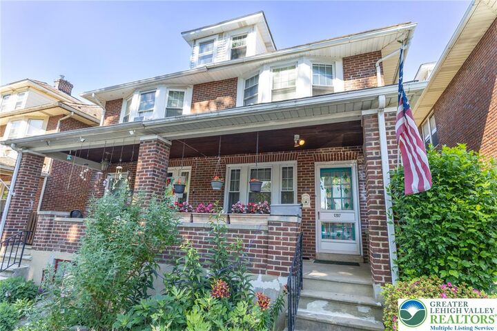 Property Photo:  1207 Maple Street  PA 18018 