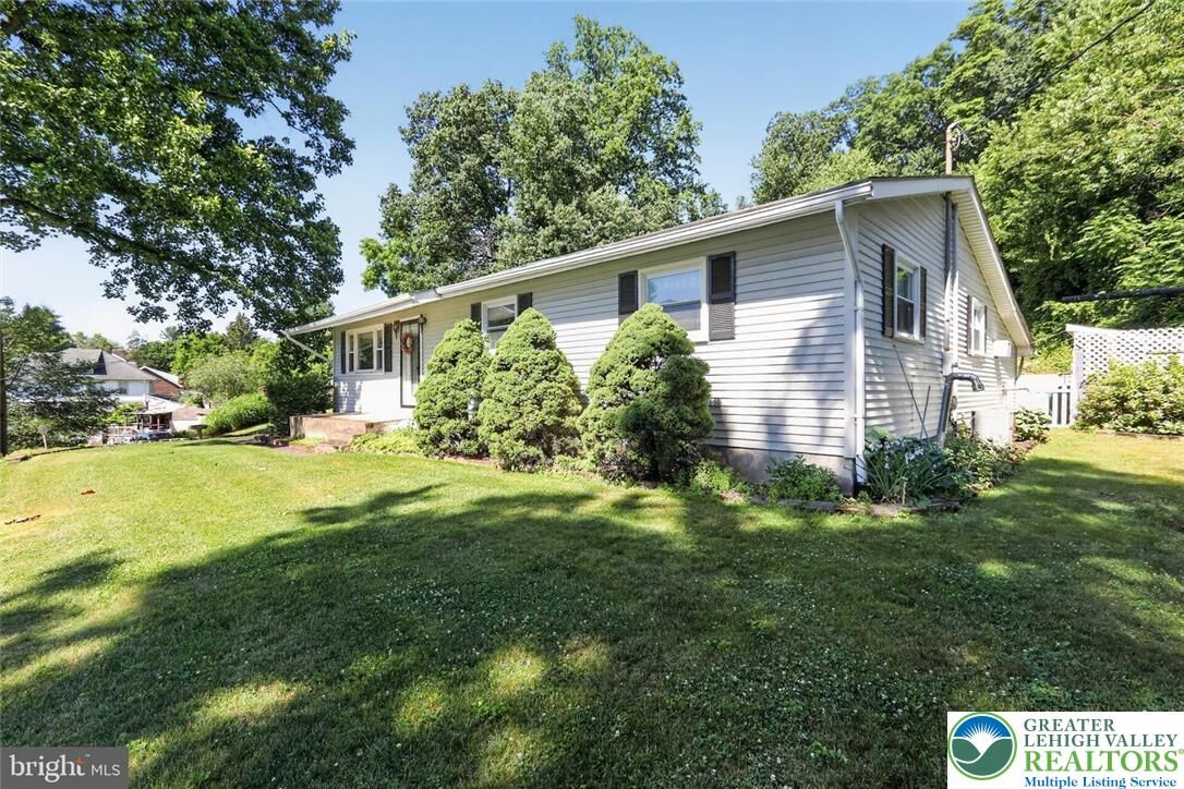 Property Photo:  740 Public Road  PA 18015 