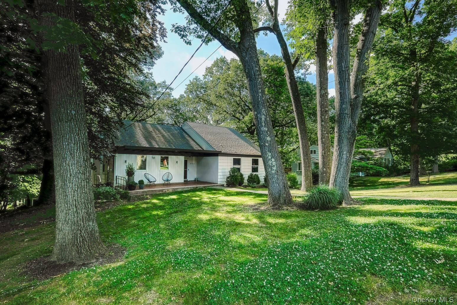 Property Photo:  306 Clinton Avenue 2  NY 10522 