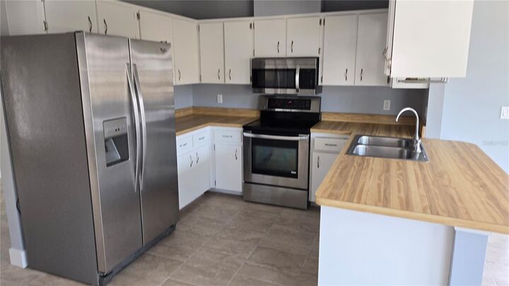 Property Photo:  347 Holly Road  FL 34293 