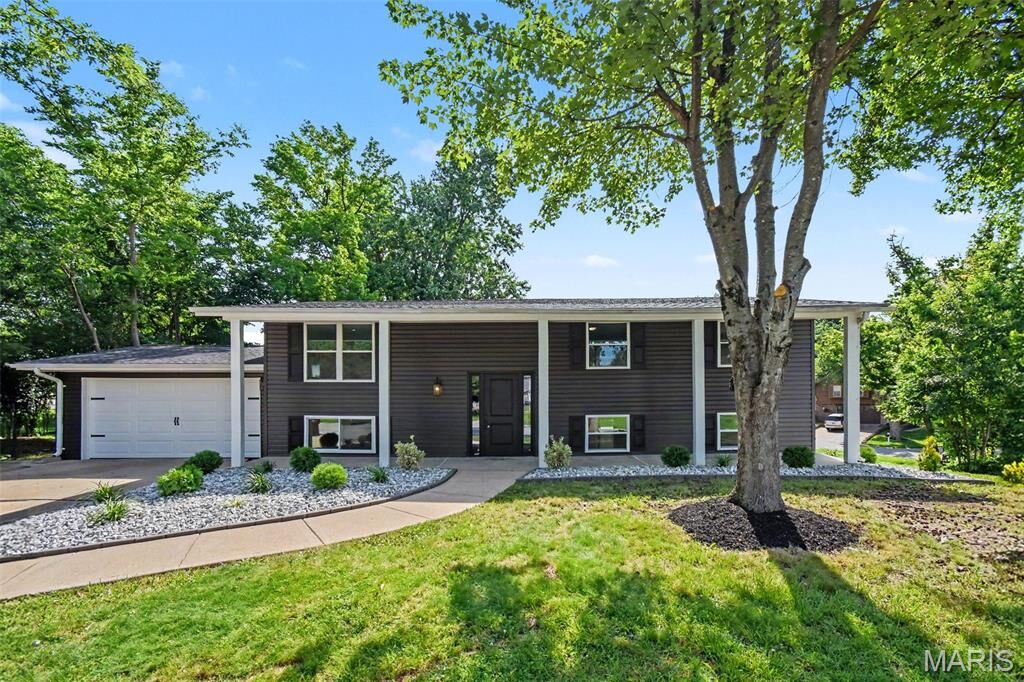 Property Photo:  4 Lussac Court  MO 63367 