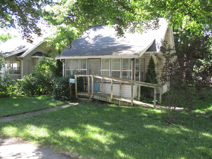 Property Photo: 520 E North Street MI 49202