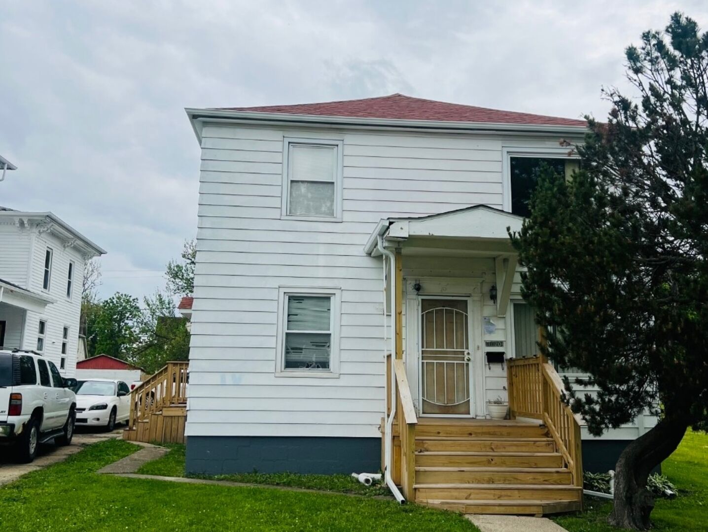 Property Photo: 1020 E Court Street IL 60901