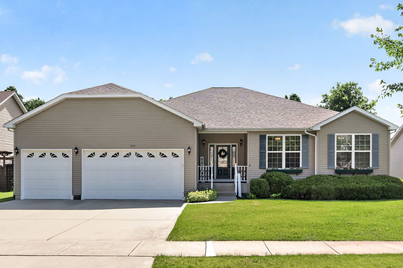 Property Photo:  522 S Inverness Street  IL 60151 