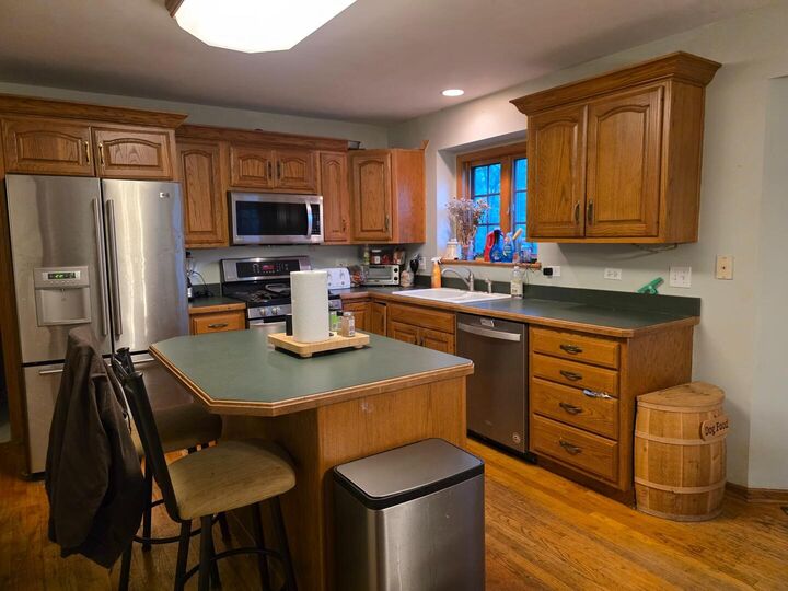Property Photo: 811 Meadow Lane IL 60542