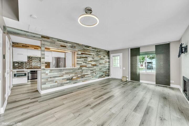 Property Photo: 436 Yorktown Court 436 IL 60504