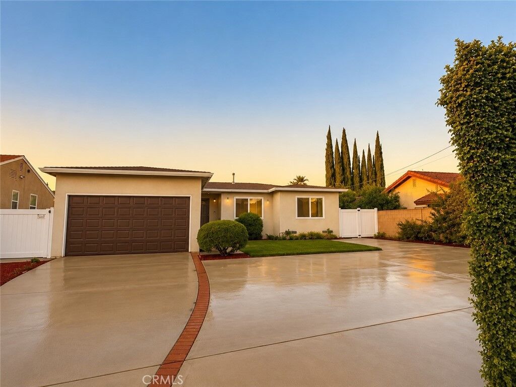Property Photo:  9170 Omelveny  CA 91352 