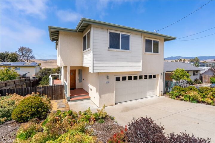 Property Photo:  929 Marina  CA 93442 