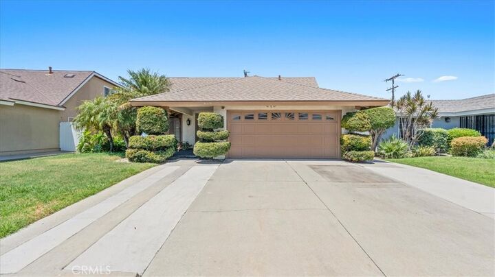 Property Photo: 809 E Cyrene Street CA 90746