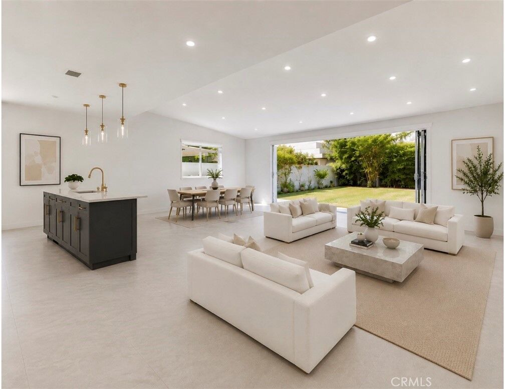 Property Photo:  5515 Hermitage  CA 91607 