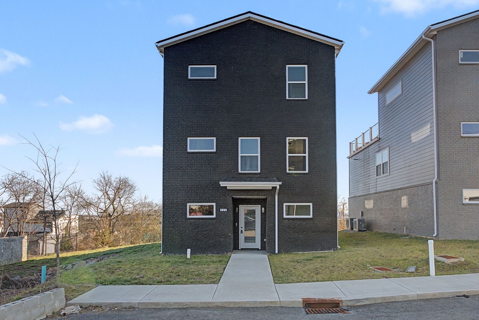 Property Photo: 1241 N Avondale Cir 121 TN 37207