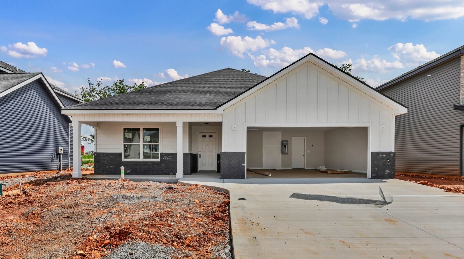 Property Photo:  2677 Brewster Dr  TN 37042 