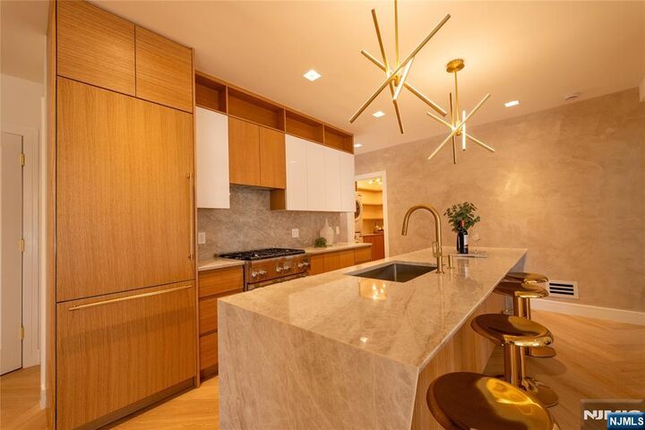 Property Photo:  155 Waldo Place  NJ 07631 