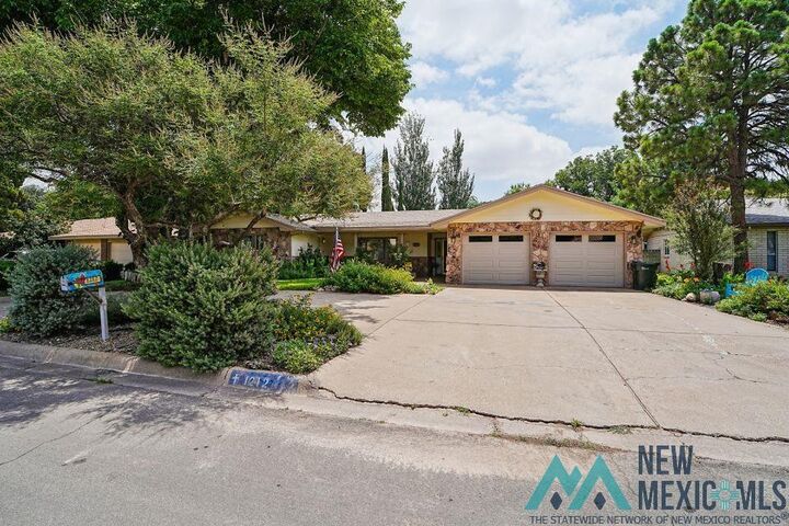 Property Photo: 1212 Landsun Drive NM 88220