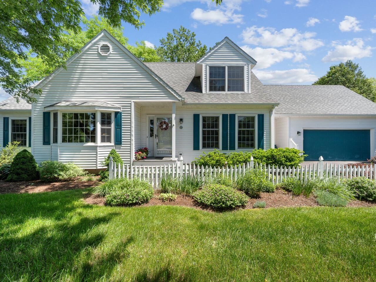 Property Photo:  4 Oak Creek Drive  VT 05403 