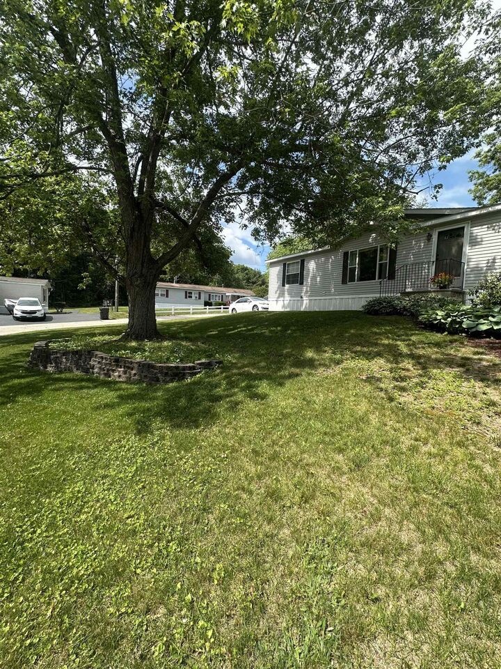 Property Photo:  21 Eric Avenue  NH 03062 
