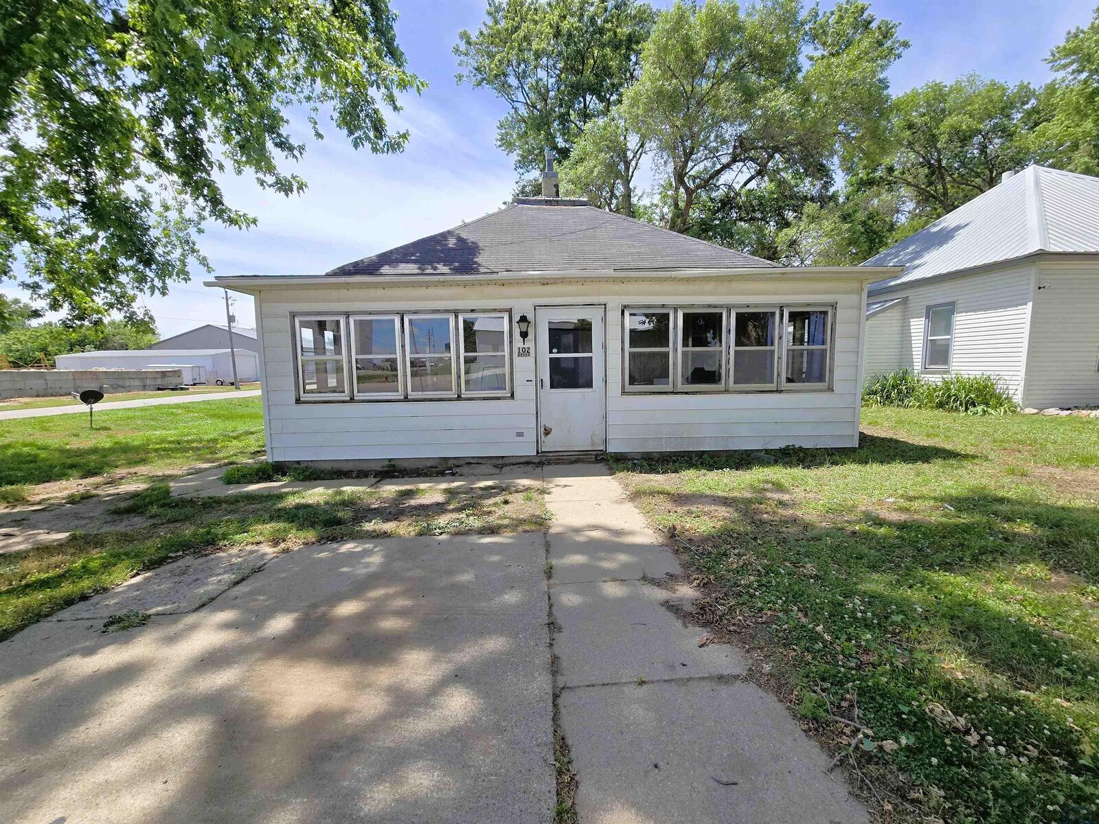 Property Photo:  102 Dover St  IA 51028 
