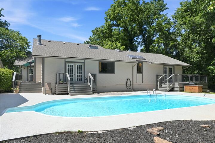 Property Photo: 1410 E Walnut Street AR 72756