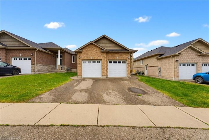 Property Photo: 185 Wedgewood Drive ON N4T 0K1