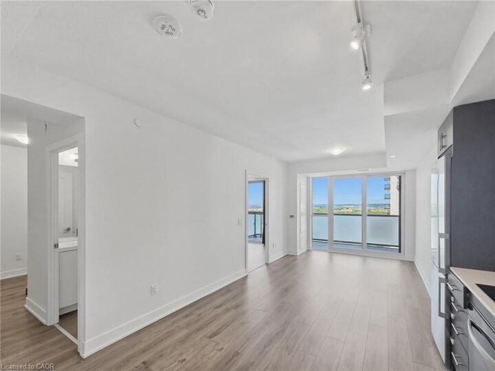 Property Photo:  2545 Simcoe Street N 2214  ON L1L 0W3 