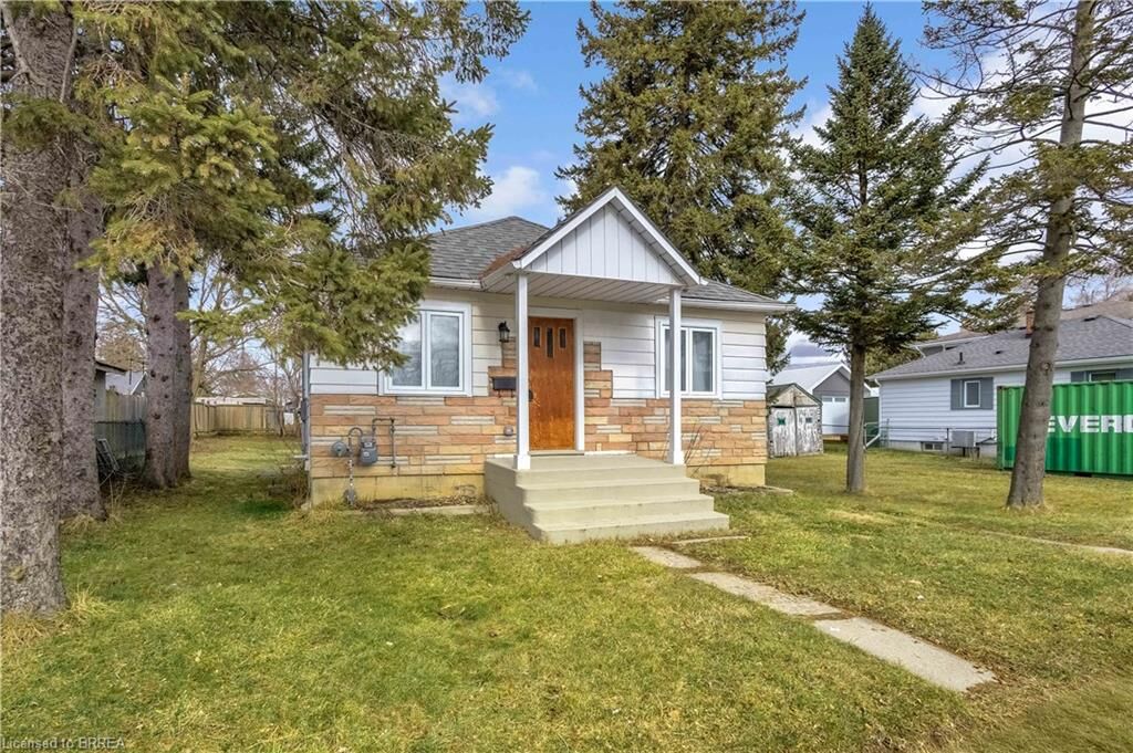 Property Photo:  35 Eighth Avenue  ON N3S 1C1 