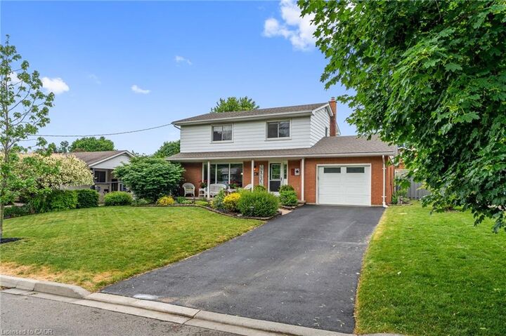 Property Photo:  39 Holden Avenue  ON N3Y 4E4 