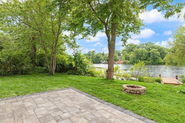 Property Photo:  86 Lakeview Ave  MA 02780 