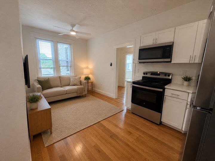 Property Photo:  8 Kenwood St 6  MA 02124 