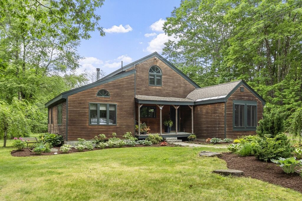 Property Photo:  55 Lake Dr W  MA 01473 