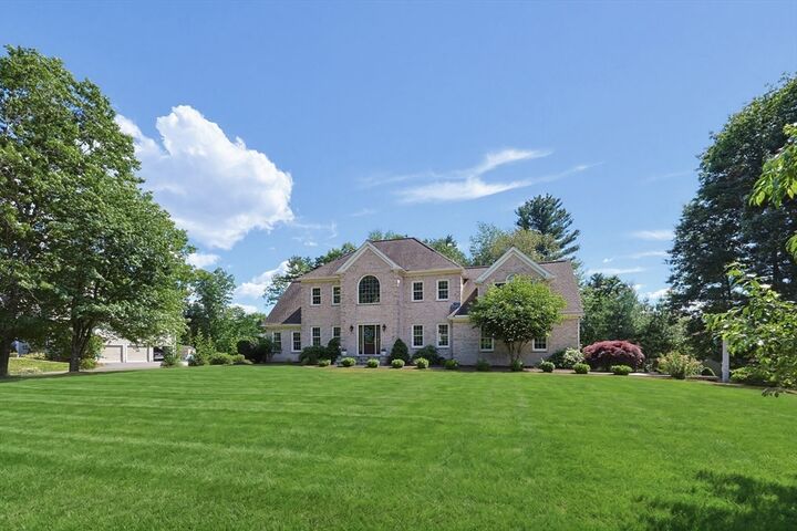 Property Photo:  15 Saddle Ridge Rd.  MA 01746 