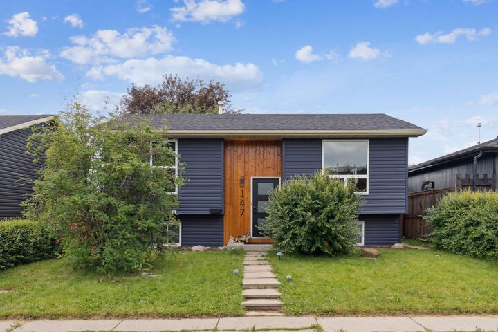 147 Falchurch Crescent NE — photo 1