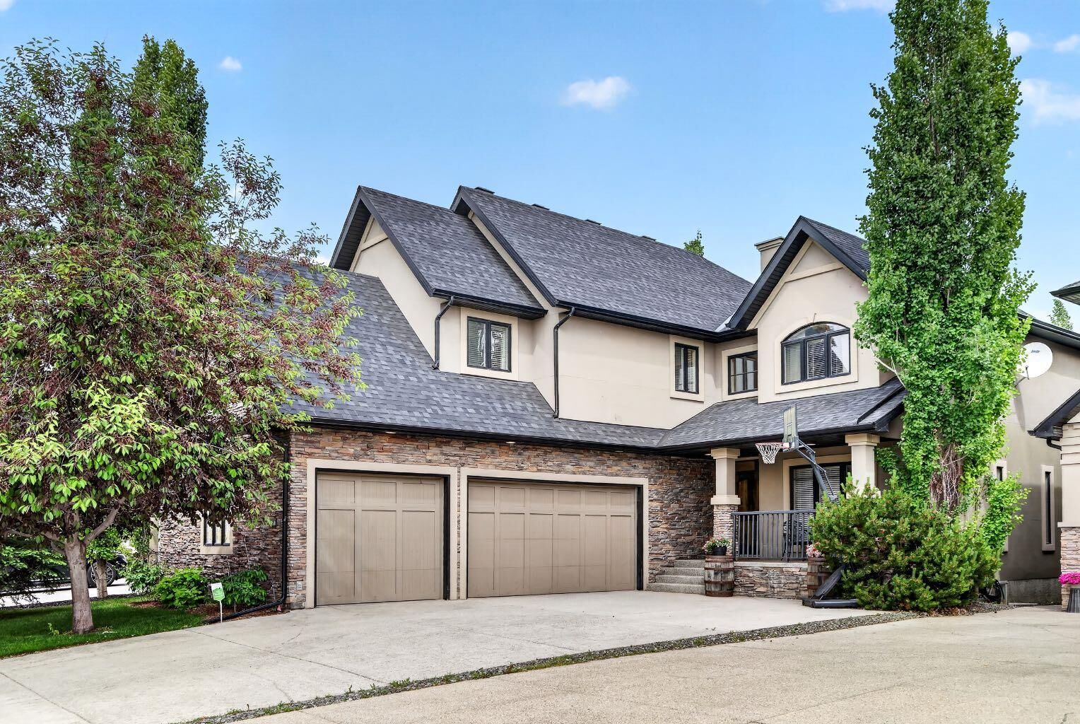 Property Photo:  30 Aspen Meadows Park SW  AB T3H 5Z7 