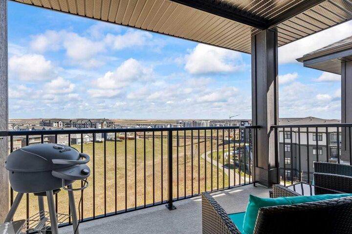 Property Photo:  50 Sage Hill Walk NW 404  AB T3R 2E8 