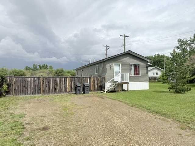 Property Photo: 4920 52 Avenue AB T0H 0E0