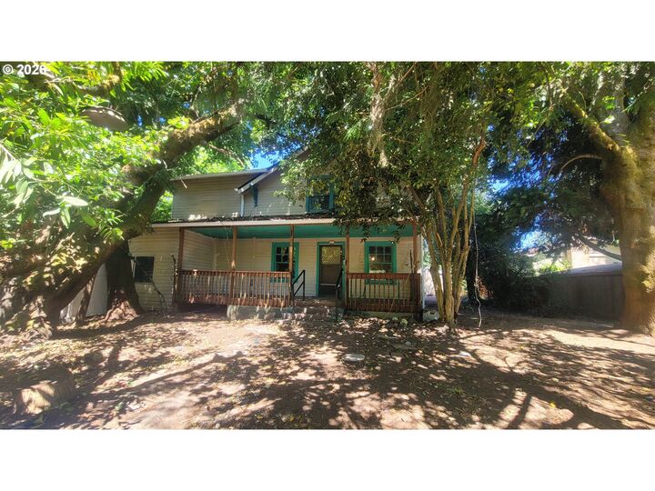 Property Photo: 4605 SE Hull Ave OR 97267