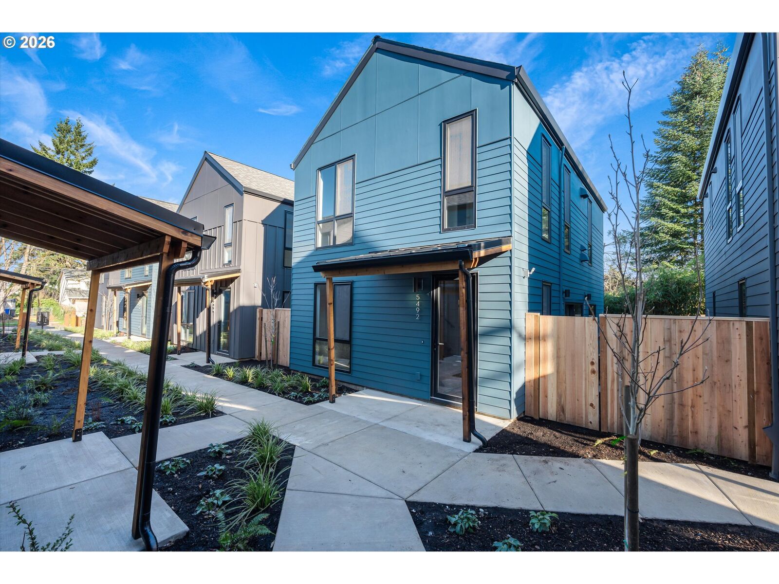 Property Photo: 5492 SE Boise St OR 97206