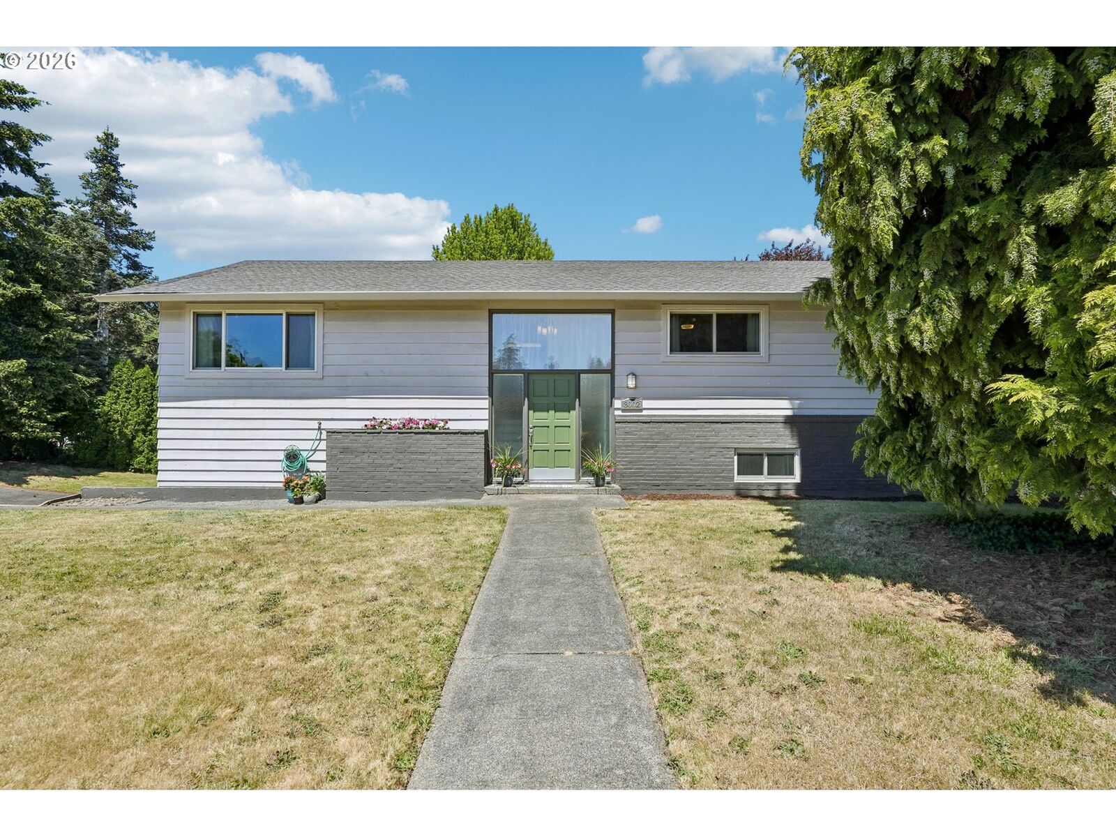 Property Photo:  3002 NE 44th St  WA 98663 