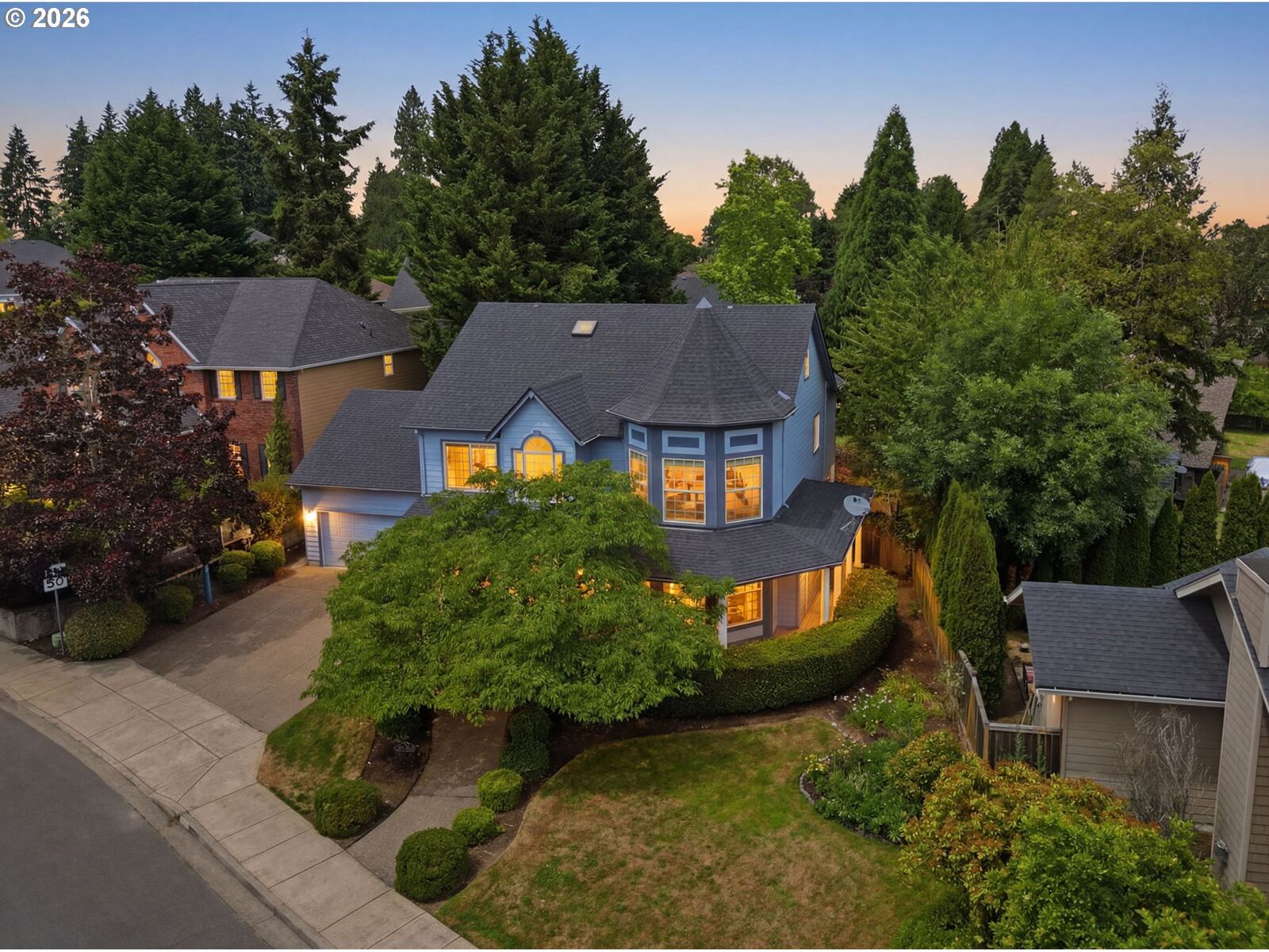 Property Photo:  3325 Park Hills Dr  OR 97405 