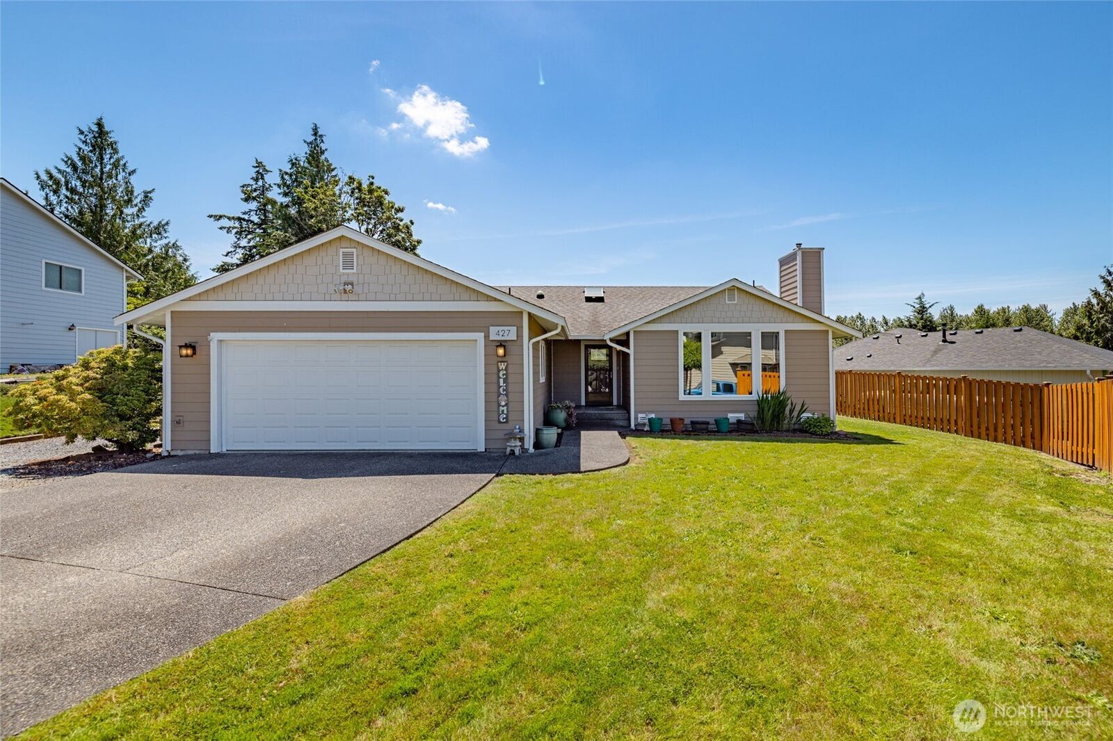 Property Photo: 427 S 32nd Place WA 98274