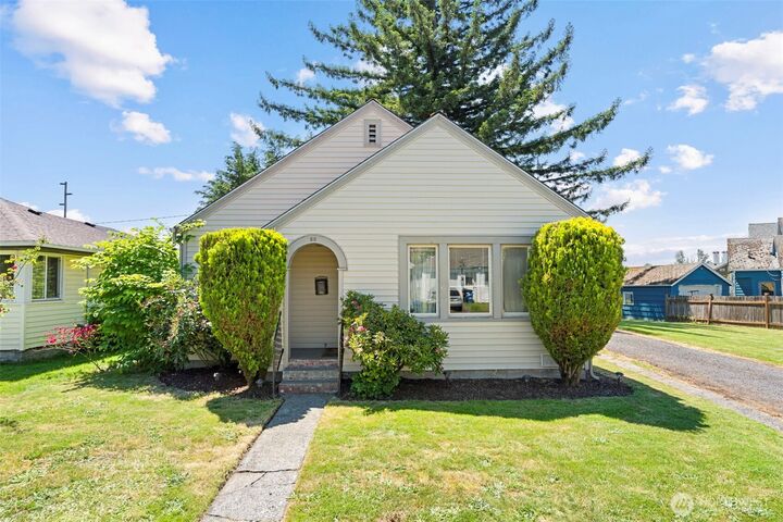 Property Photo:  80 SW McFadden Avenue  WA 98532 