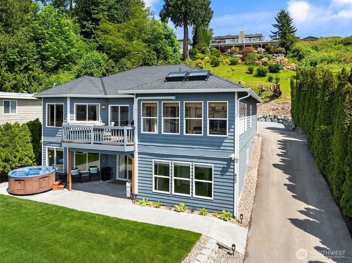 Property Photo:  423 S Lake Stevens Road  WA 98258 