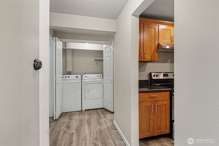 Property Photo: 9905 NE 124 Street 704 WA 98034